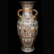 Large Chinese enamelled vase, 20th century