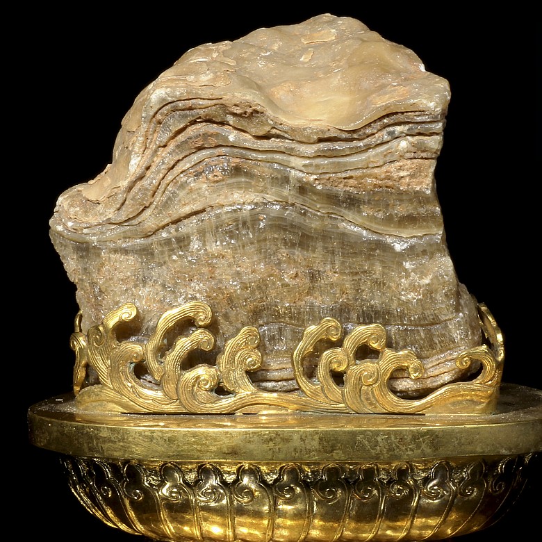 Natural stone on double lotus base, with Qianlong mark
