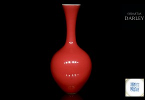 Red glazed vase, with Qianlong mark