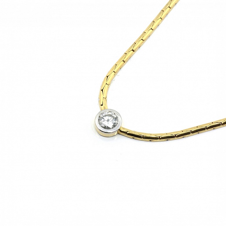Necklace in 18k yellow gold and diamond.