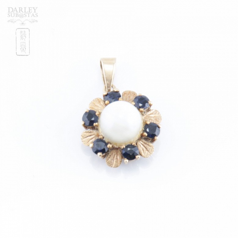 Pendant in 18k gold with sapphire and mother of pearl - 1