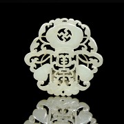 Carved jade brooch, Qing dynasty