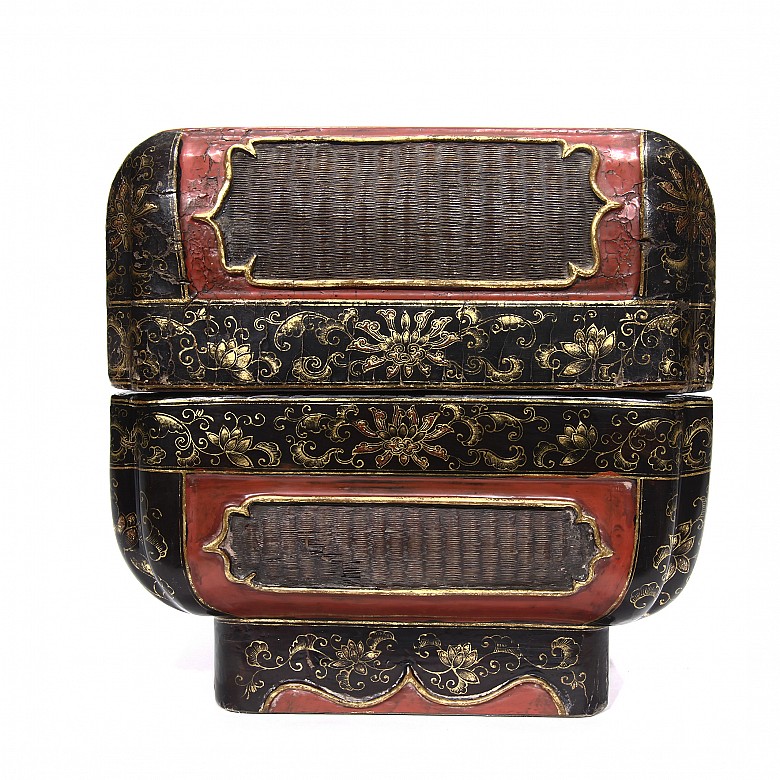 Caja de bambú lacado, dinastía Qing.