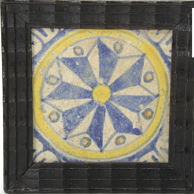 Set of three decorative tiles, 20th century - 2