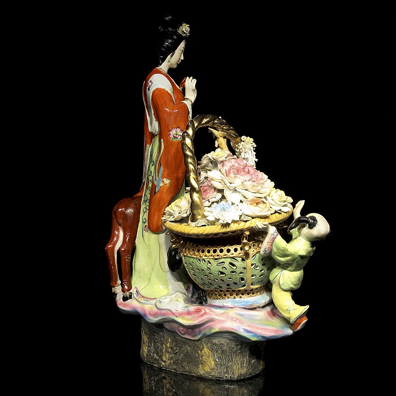 Chinese porcelain enamelled lady, 20th century - 9