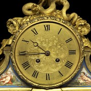 Reloj de sobremesa de bronce y porcelana, Francia, S.XIX - 6