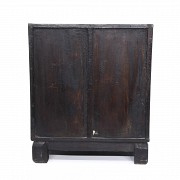Pequeño armario chino lacado con incrustaciones de nácar, dinastía Qing.