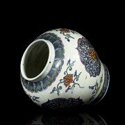 Enamelled porcelain vase, 19th - 20th century