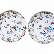 Pair of dishes from Compañía de Indias, China, 18th century
