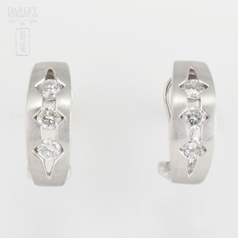 0.90cts pretty earrings with diamonds - 4