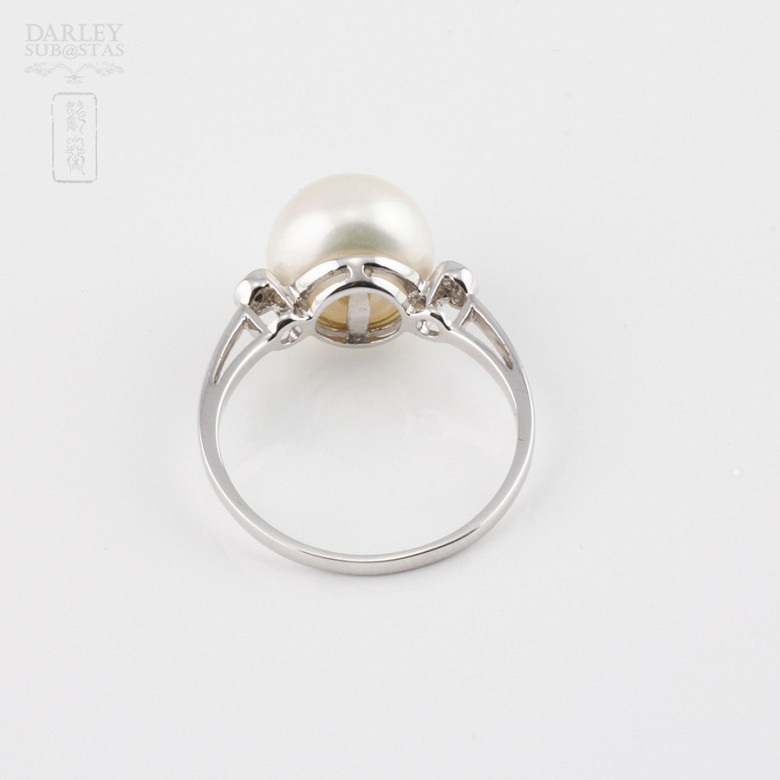 白珍珠配钻石18K白金戒指 - 1