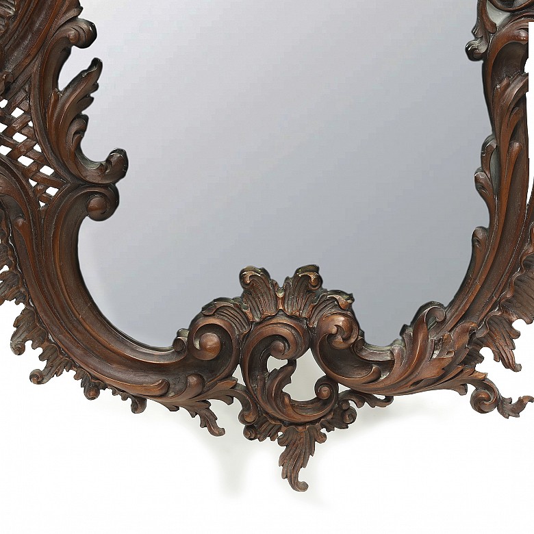 Vicente Andreu. Large mirror with carved wooden frame, 20th century. - 3