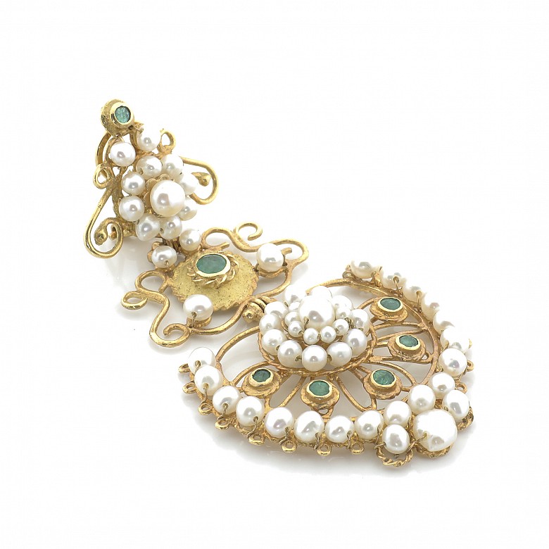 Colgante de oro amarillo 18 k, perlas y esmeraldas