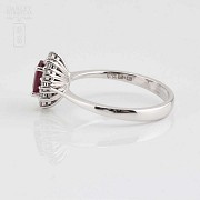 Bonito anillo en oro 18k, rubí y diamantes - 2