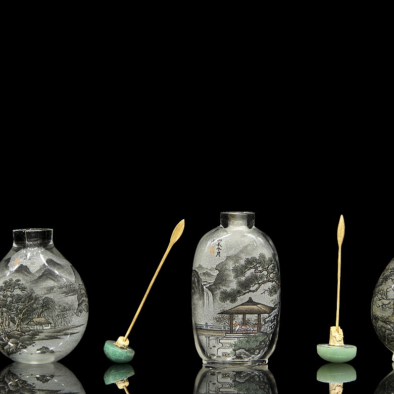 Three hand-painted glass snuff bottles
