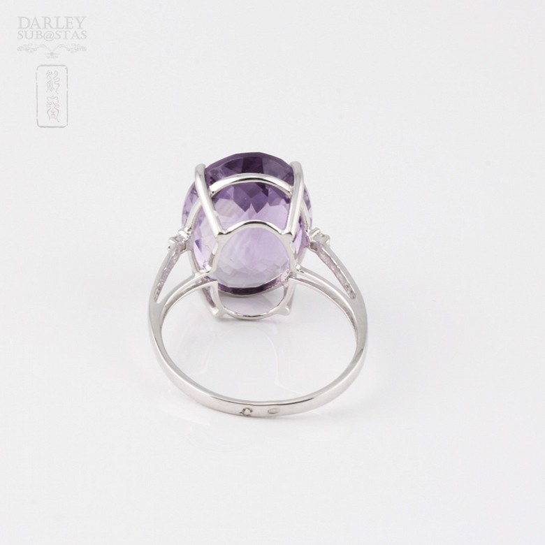 18k white gold ring with amethyst and diamonds. - 2