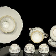 Enamelled ceramic coffee set and tray (19th century) - 4