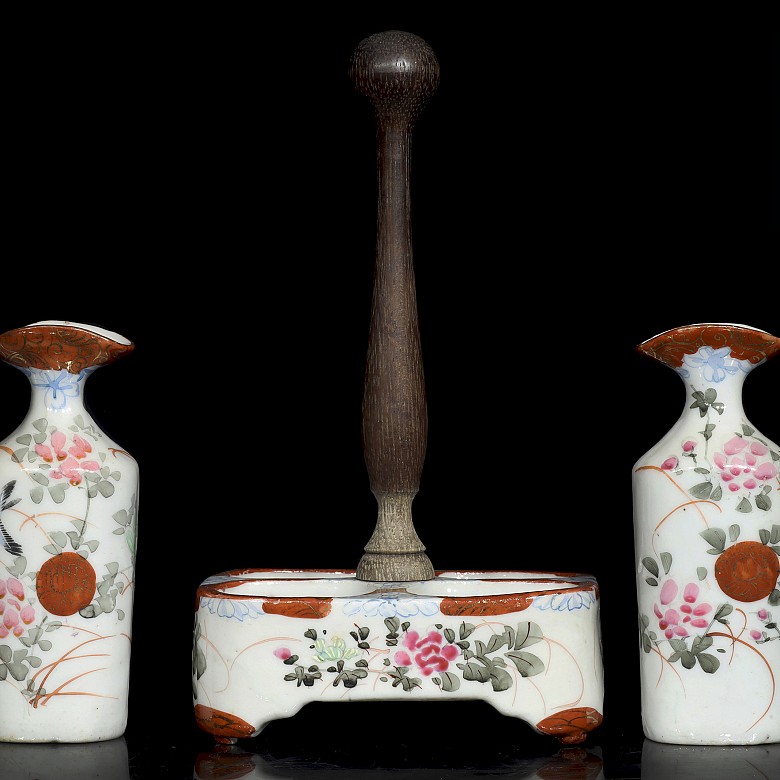 Stand with containers, Asia, 19th - 20th century