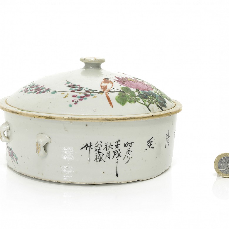 Recipiente con tapa de porcelana china, pps. S.XX - 6