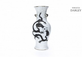 Chinese Vase, nanjing, 20th century.