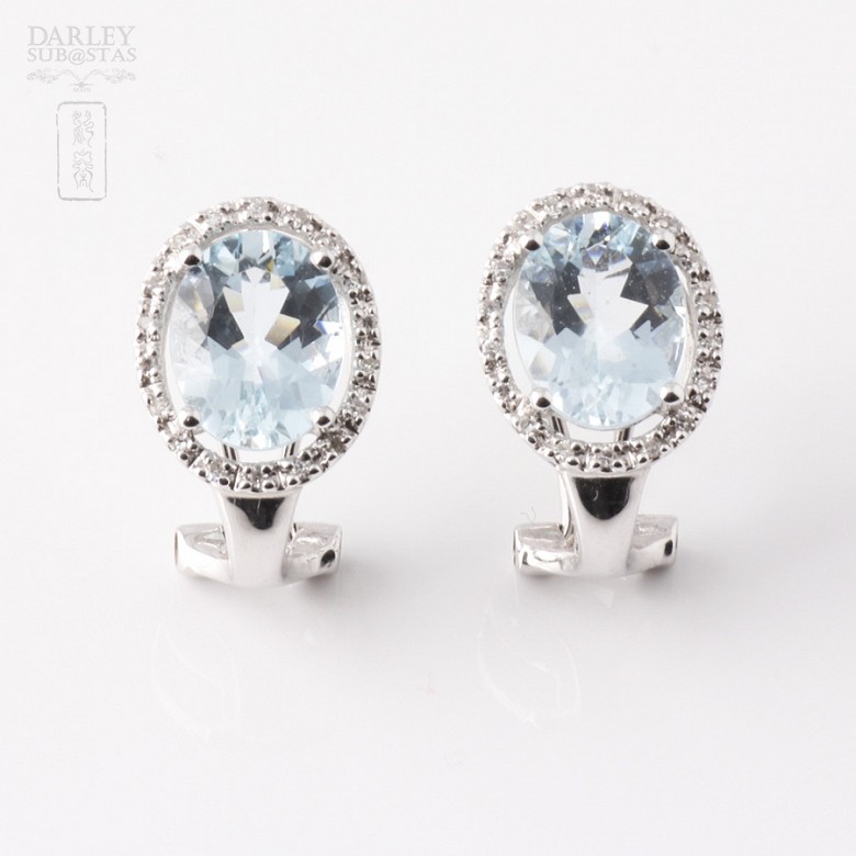 Pair of earrings in 18K white gold  with Aguamarina2.94cts and diamonds