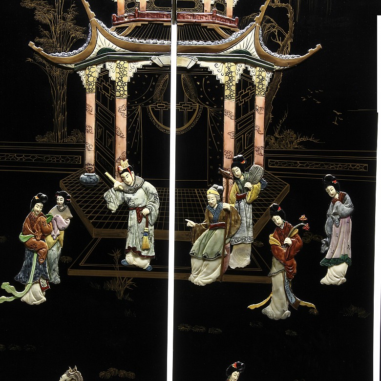 Lacquered wooden folding screen, China, 20th century - 2