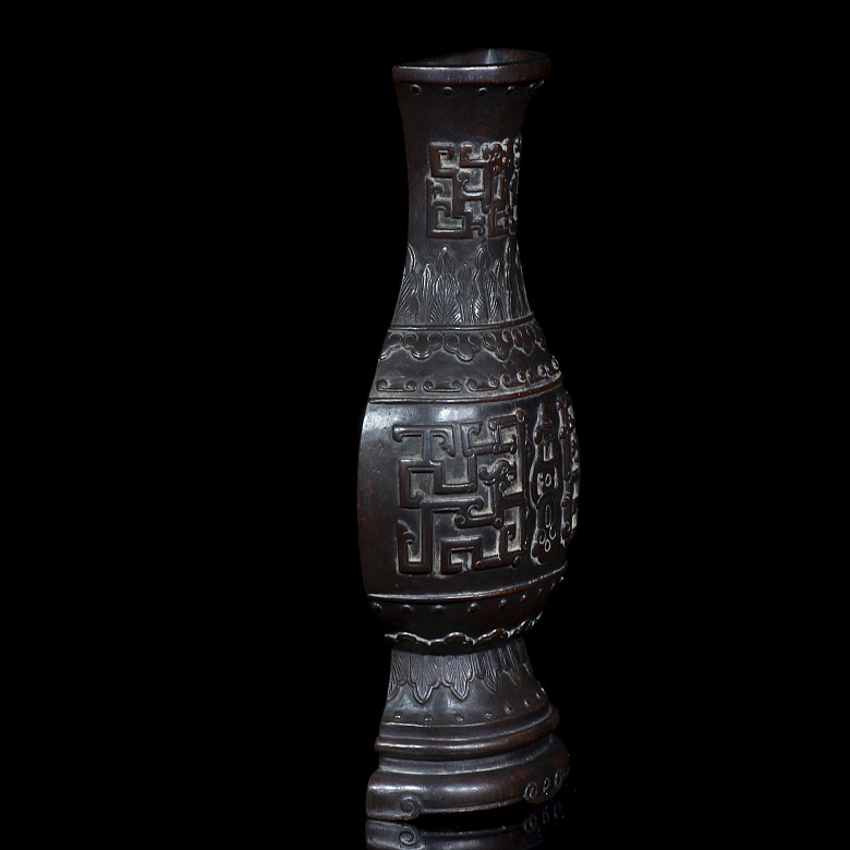 A chinese wooden wall vase, Qing dynasty