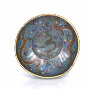 Small cloisonné bowl with dragons, Qing dynasty.