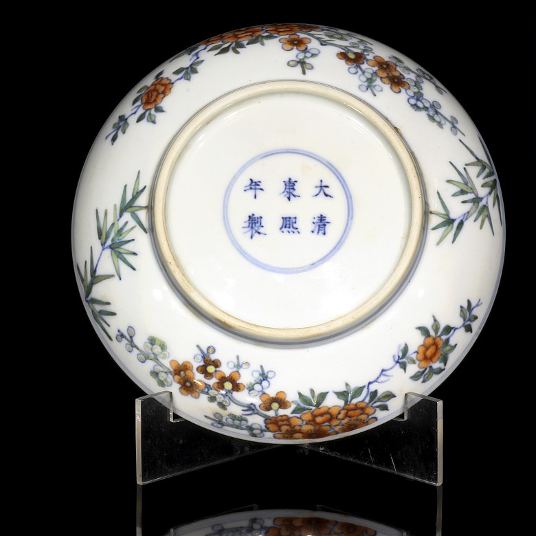 Enameled dish with birds on branches, with Kangxi mark