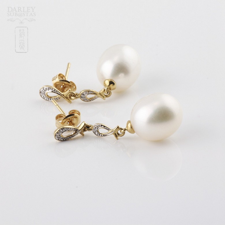 梨型白珍珠配钻石18K黄金耳环 - 3