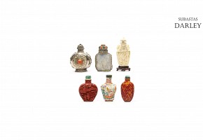 A group of six Chinese snuff bottles