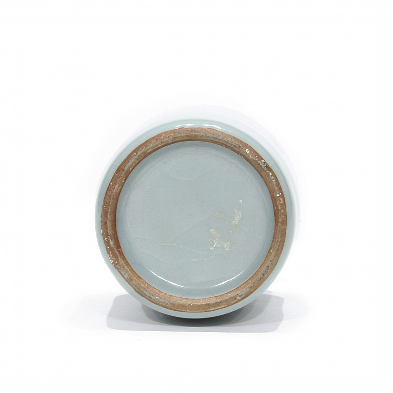 Jarrón de porcelana vidriada celadón, dinastía Qing.