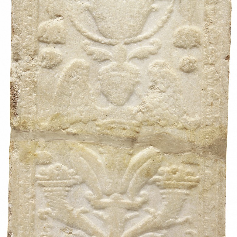 Antigua jamba de mármol tallado, s.XVIII