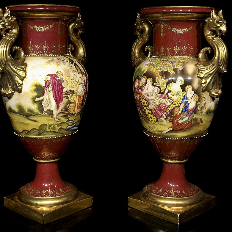 Pareja de jarrones de porcelana austriaca, Royal Viena, S.XIX - 1