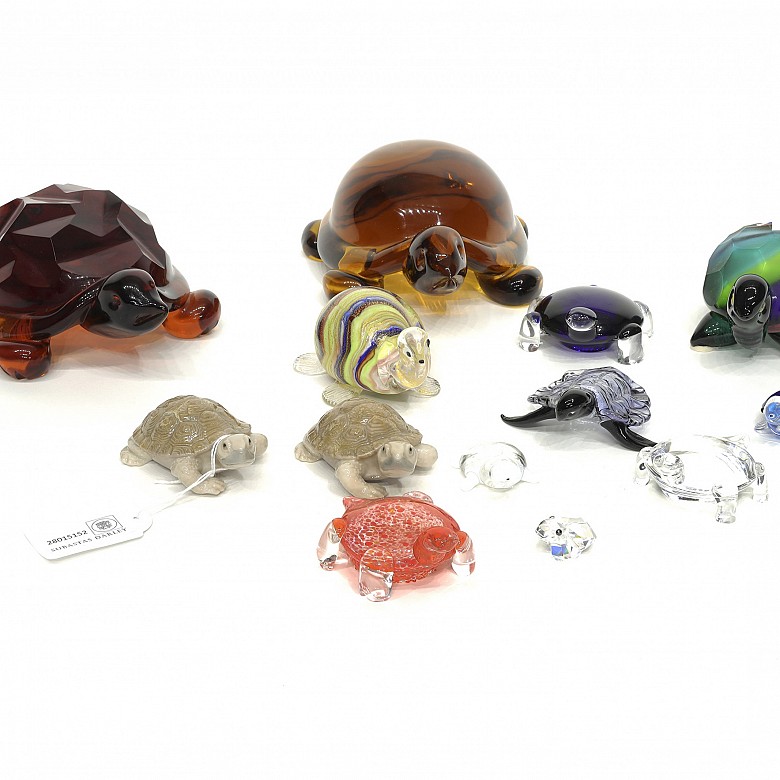 Collection of glass turtles, 20th Century