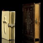 Libro y caja forrada en piel, S.XIX - 1