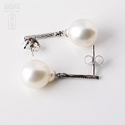 Earrings in 18k white gold with Australian pearl and diamonds - 3