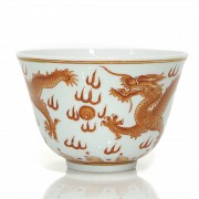 A dragon porcelain bowl in red enamel, Qing dynasty