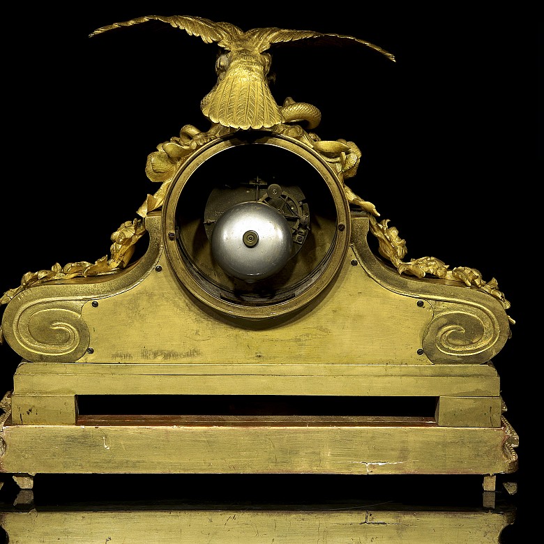 Mantel clock in bronze and porcelain, France, 19th century. - 2