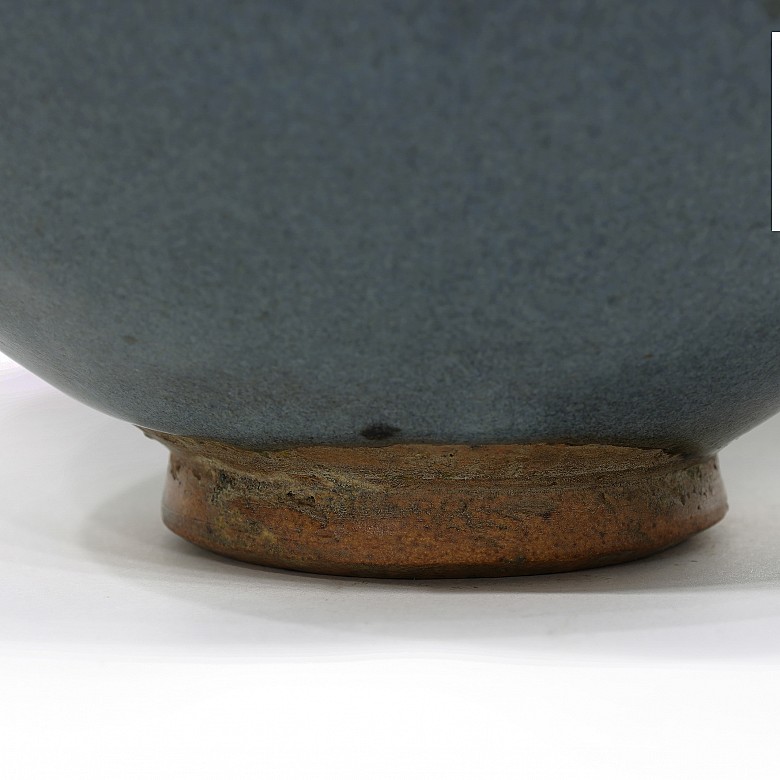 Junyao glazed ceramic bowl, Song style.