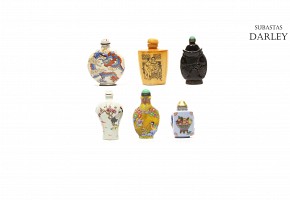 A group of six Chinese snuff bottles.