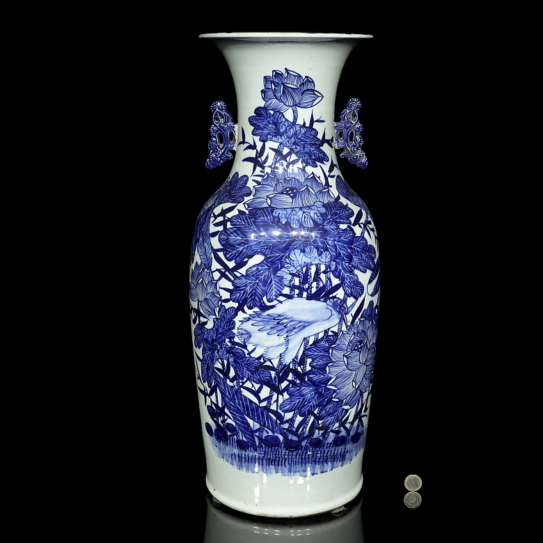 Chinese vase with celadon background, early 20th century