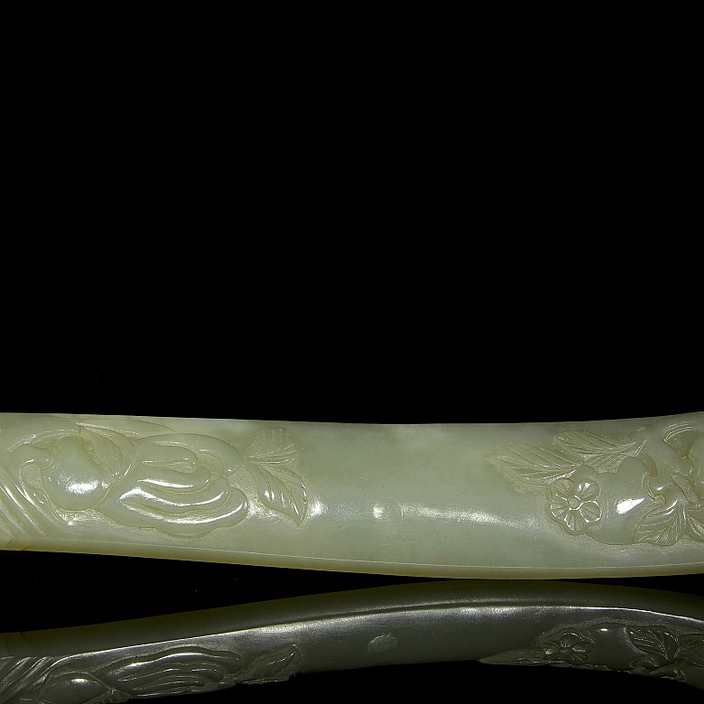 Pequeño bastón de ruyi en jade, dinastía Qing