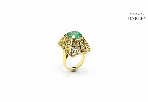 18k yellow gold and emerald ring.