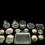 Lot of small pieces, silver and glass, 20th century