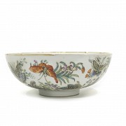 Glazed porcelain bowl, with Jiaqing seal.