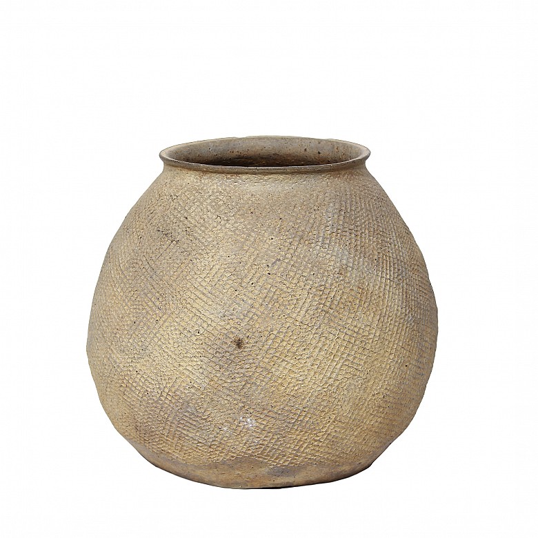 Terracotta vessel, Zhou Dynasty (1,100 - 771 BC)