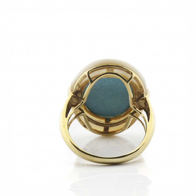 18k yellow gold, turquoise and mother-of-pearl ring