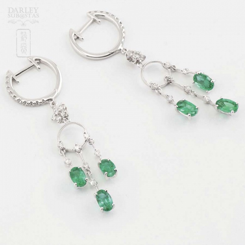 Earrings in 18k white gold, emeralds and diamonds - 6