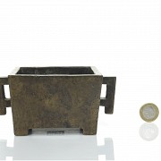 Bronze 'manger' censer, Qing dynasty